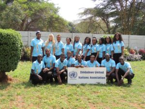 Ungdomar den lokala FN-föreningen i Zimbabwe