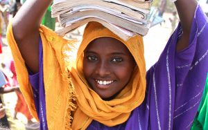 Flicka i Etiopien som är del av Projekt Skolmat