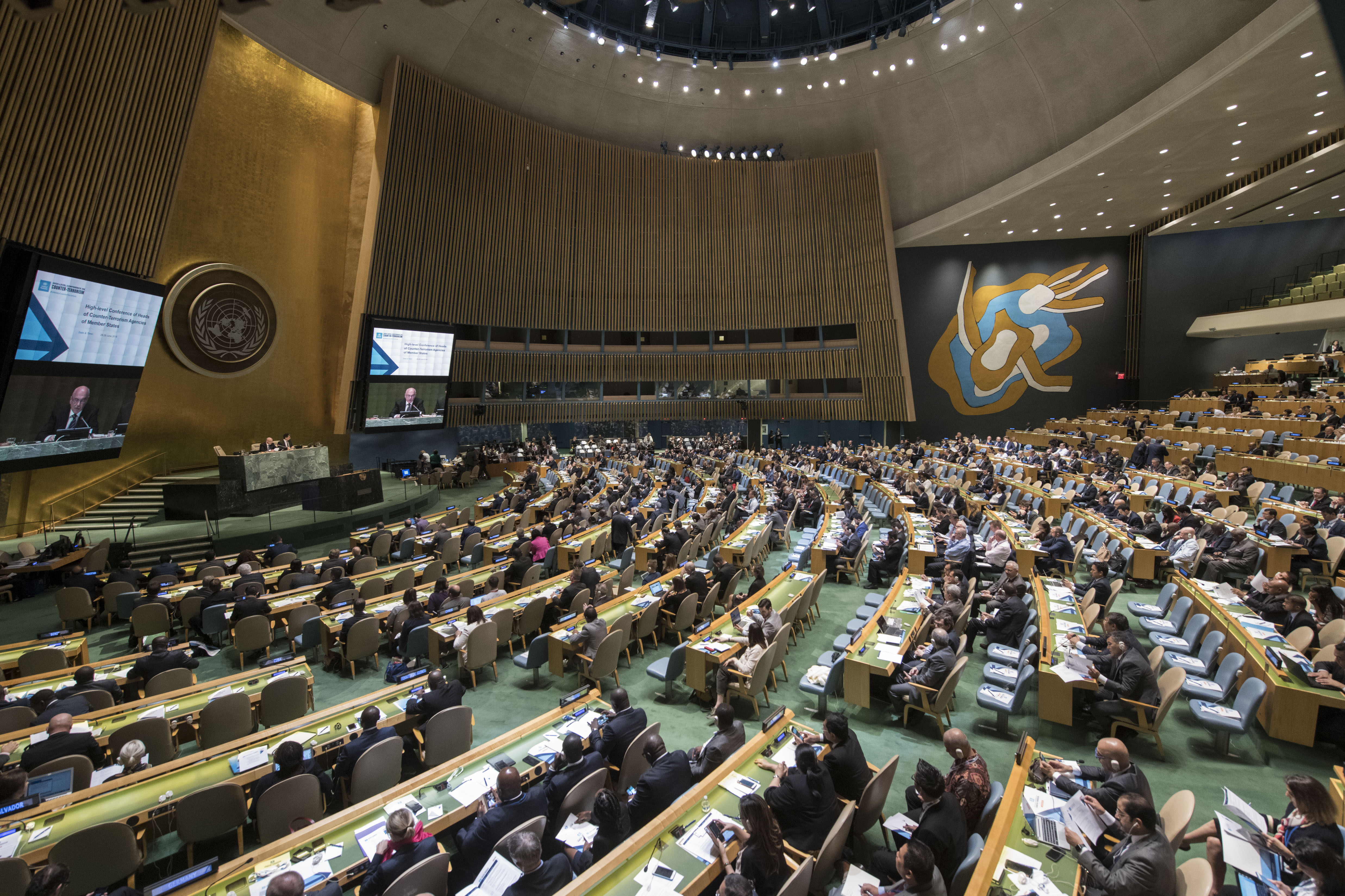 Тысячелетия оон. Генеральная Ассамблея ООН 1995. Генассамблея ООН здание. Шестой комитет Генеральной Ассамблеи ООН. Генеральной Ассамблеи ООН зал Туркменистан.