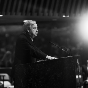 FN:s generalsekreterare António Guterres talar inför FN:s generalförsamling. Foto: UN Photo/Mark Garten.