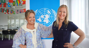 Yasmine Sherif tillsammans med Svenska FN-förbundets ordförande Annelie Börjesson.